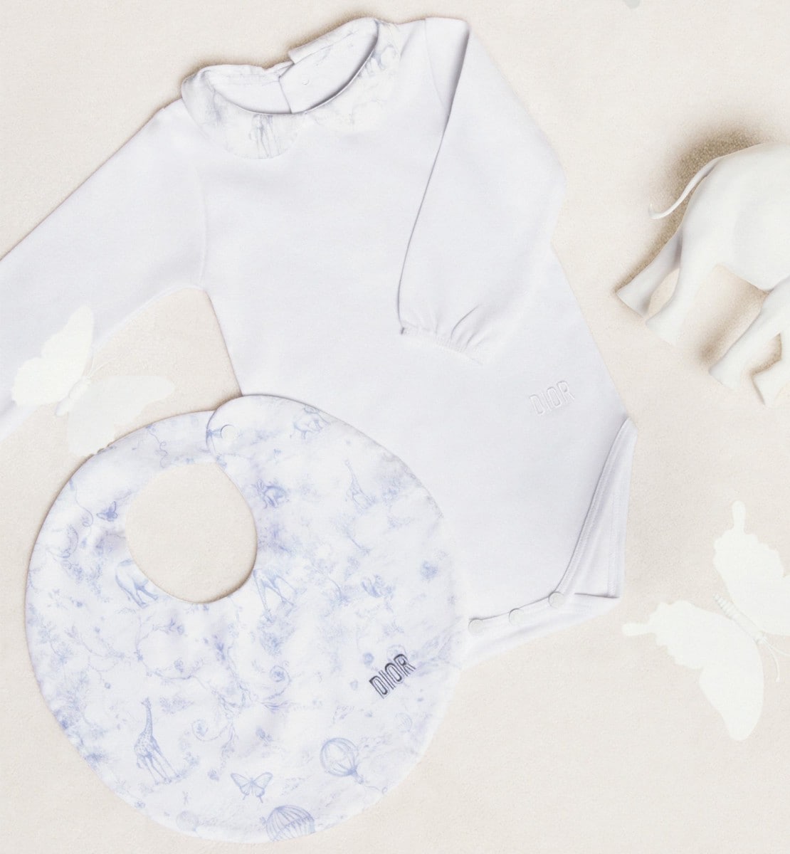 Coffret de naissance Toile de Jouy Interlock et satin de coton bleu ciel et blanc