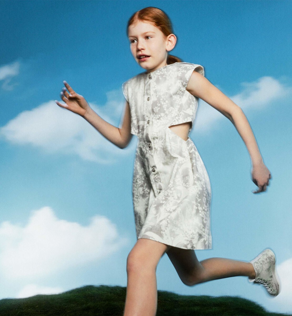 Robe droite enfant Gabardine de coton gris clair imprimé Muguet ivoire délavé