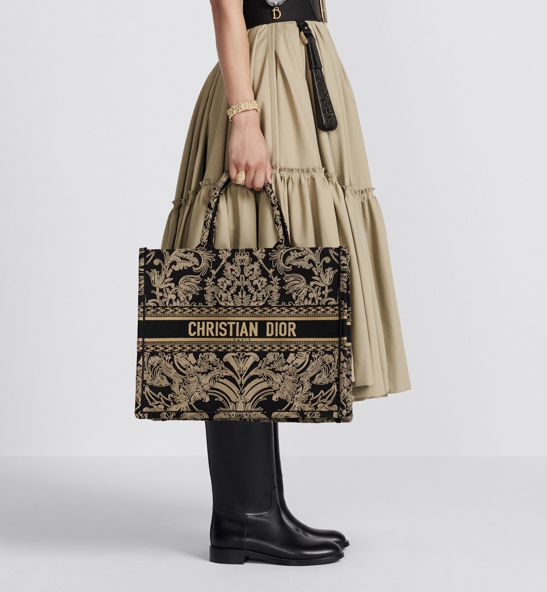 Sac Dior Book Tote Large Broderie effet Cornely Ornemental noir et beige