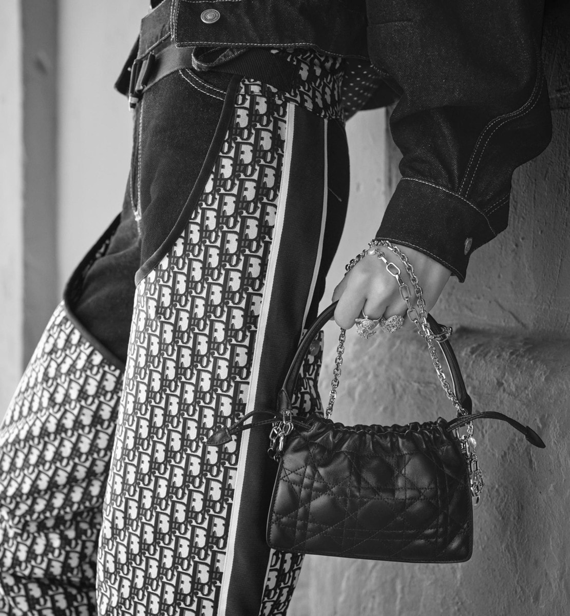 Mini sac Drawstring Top Handle Lady Dior Cuir d'agneau Cannage noir