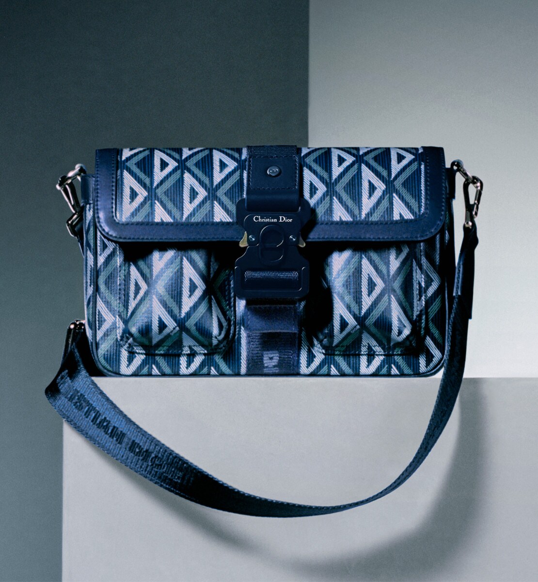 Mini sac Dior Hit The Road Toile CD Diamond bleu marine