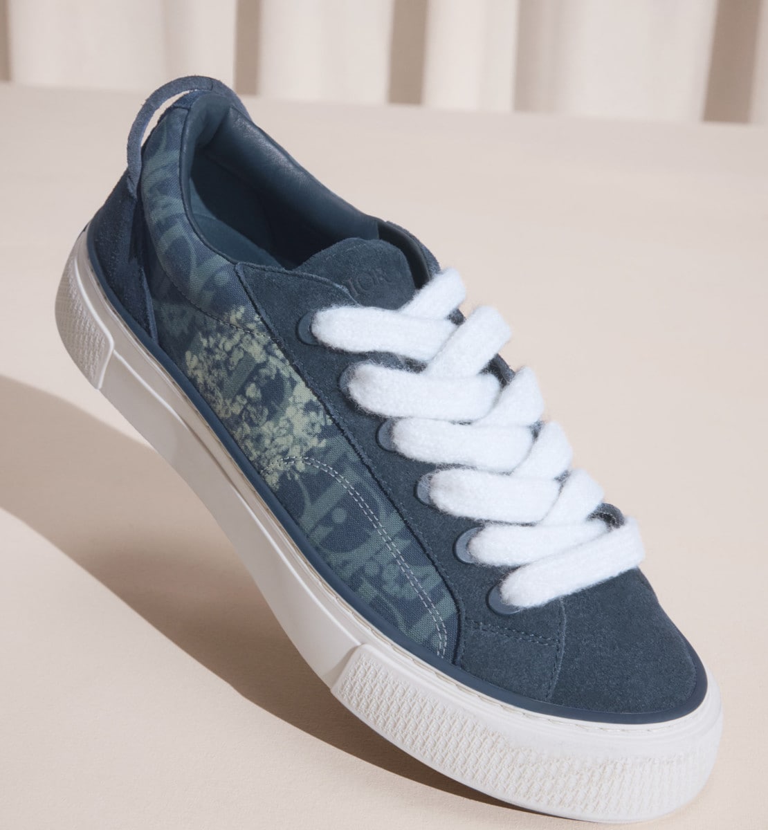 Sneaker B33 DIOR TEARS Denim bleu Dior Oblique et Peace Sign Dior Tears et suède bleu marine