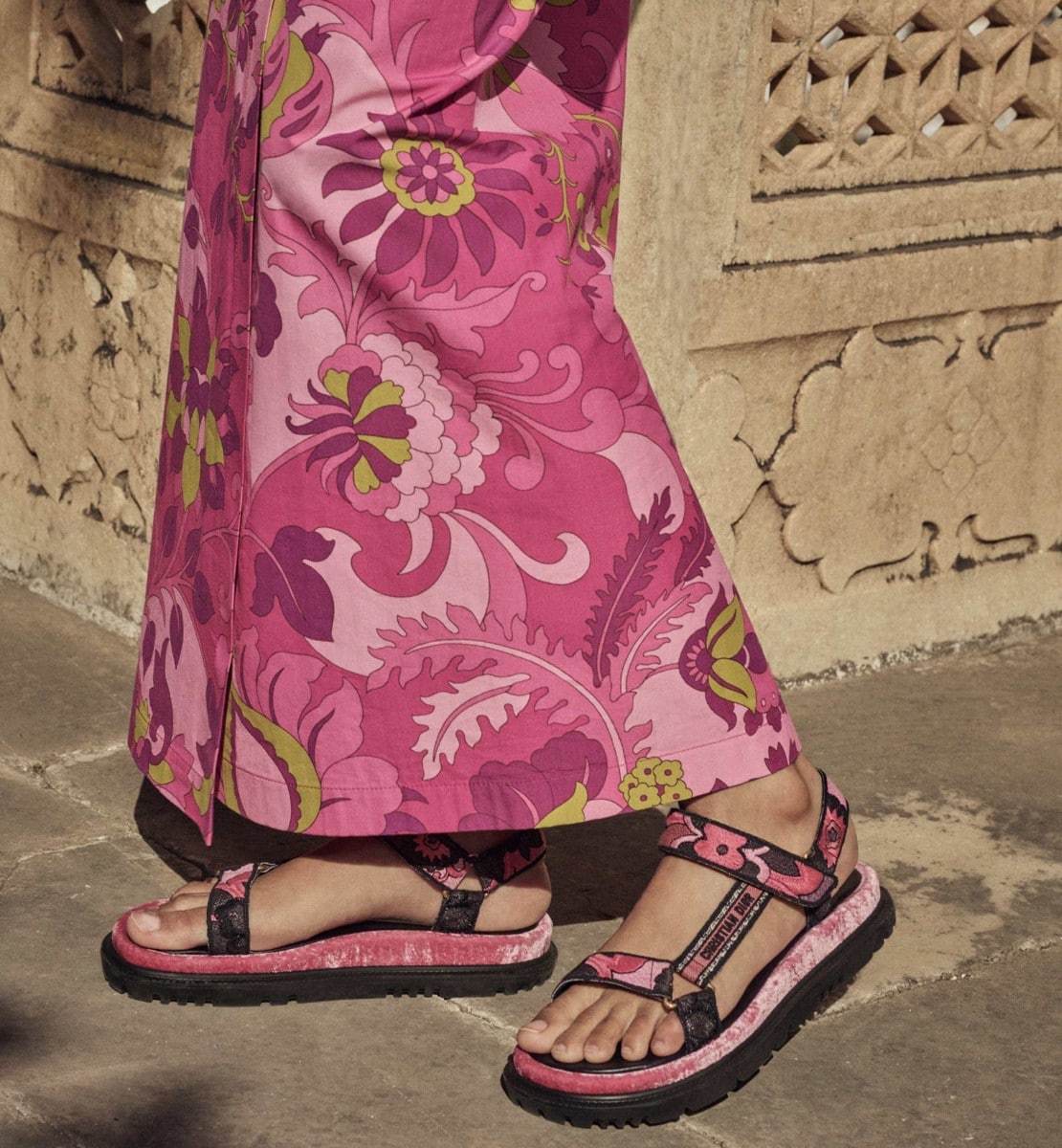 Sandale D-Wave Coton brodé du motif Jardin Indien rose Indy multicolore