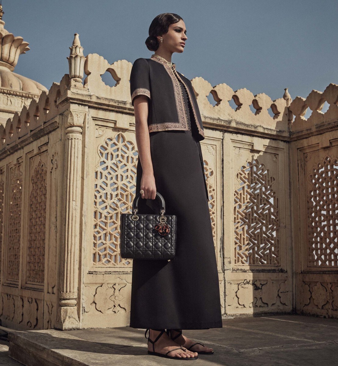 Sac Lady Dior Medium Cuir d'agneau Cannage noir