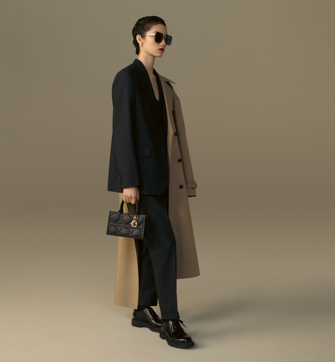 Mini cabas Dior Book Tote à bandoulière Cuir de veau Macrocannage noir