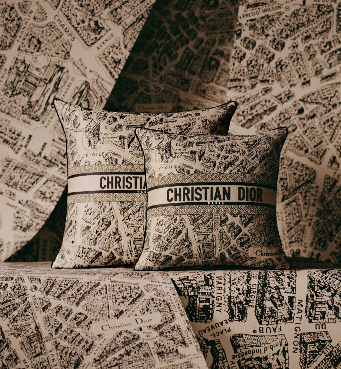 Petit coussin carré Plan de Paris, beige et noir