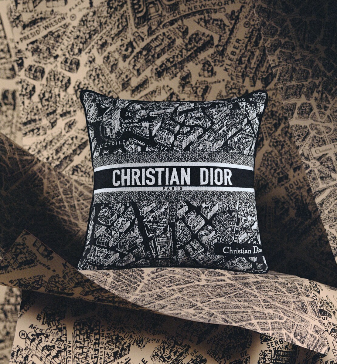 Petit coussin carré Plan de Paris, noir et blanc