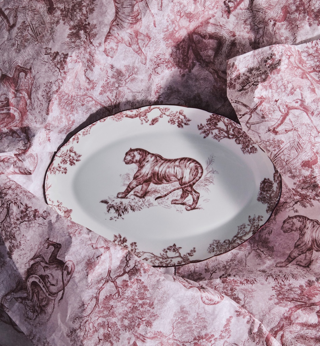 Plat ovale Toile de Jouy, Tigre, bordeaux