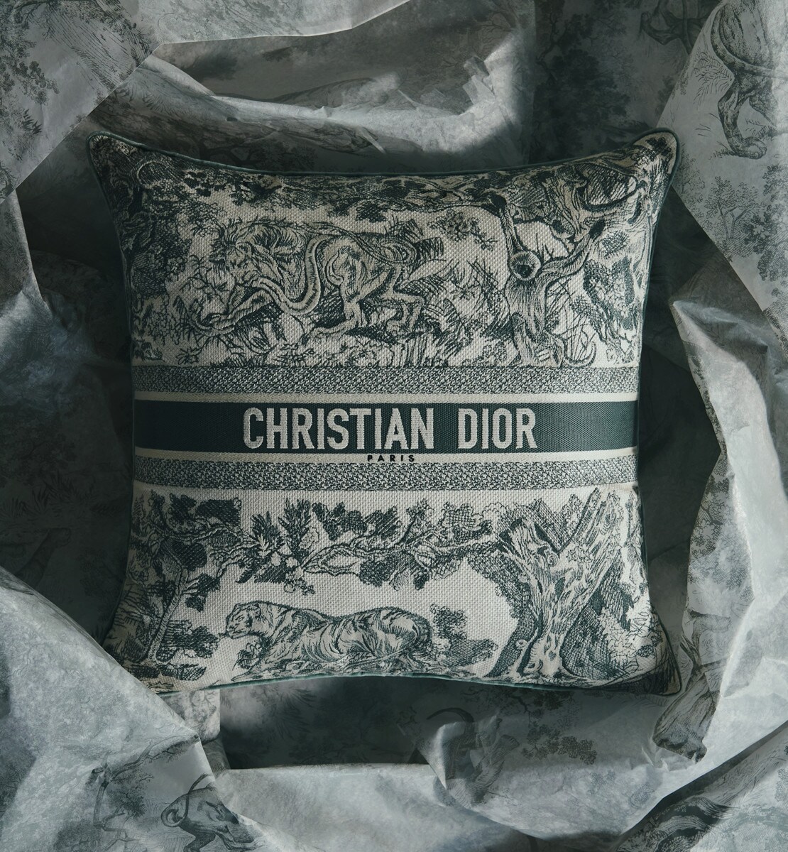 Grand coussin carré Toile de Jouy, vert tilleul