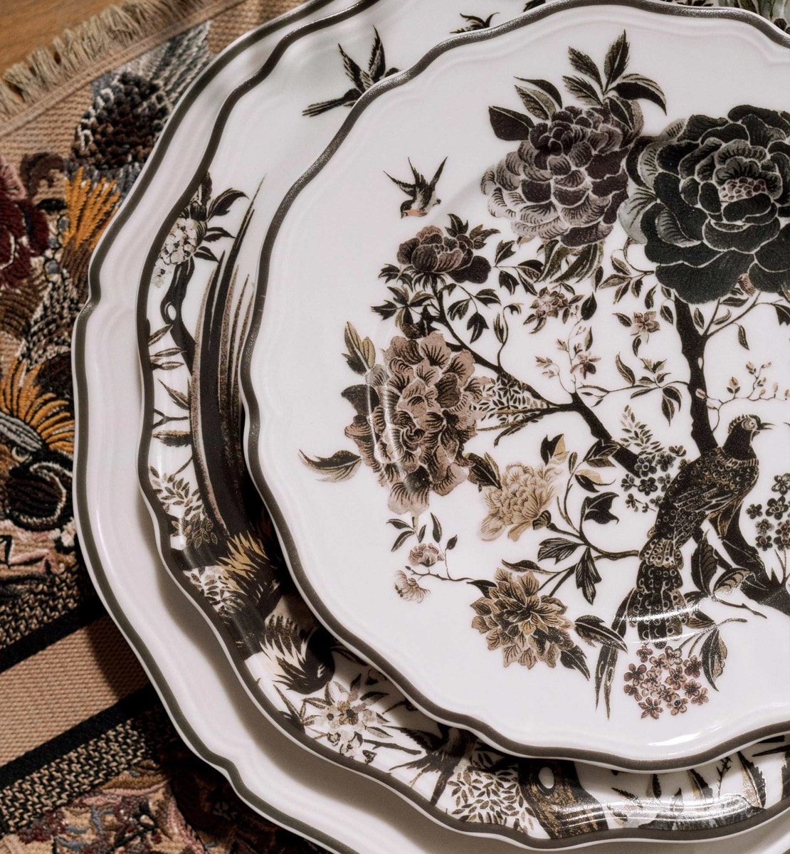 Assiette à dessert Jardin d'Hiver, Grand oiseau de nuit, couleur fumée