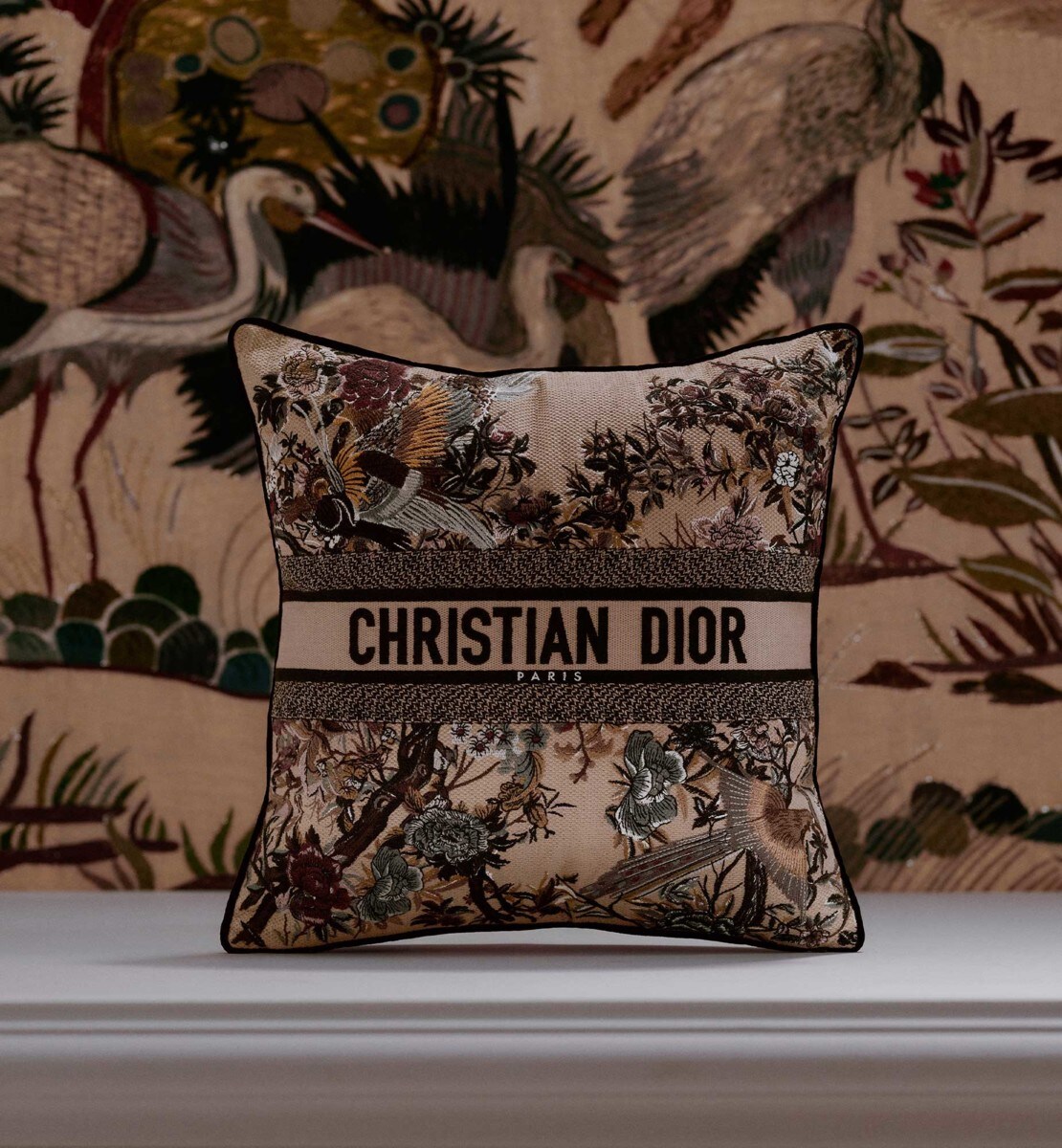 Petit coussin carré Jardin d'Hiver, Grand oiseau de nuit, couleur fumée