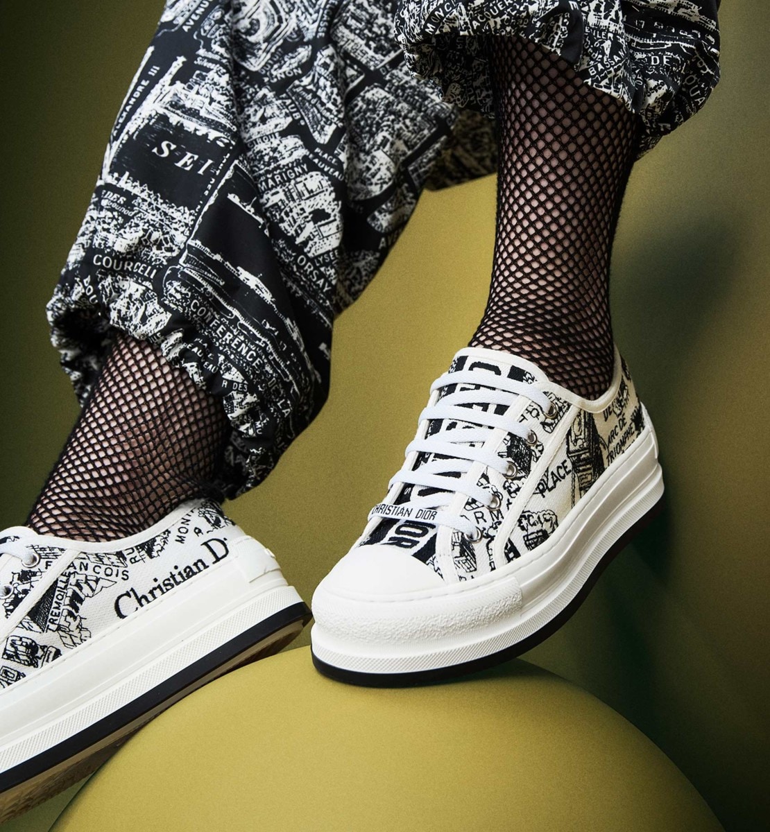 Sneaker à plateforme Walk'n'Dior Coton brodé du motif Plan de Paris blanc et noir