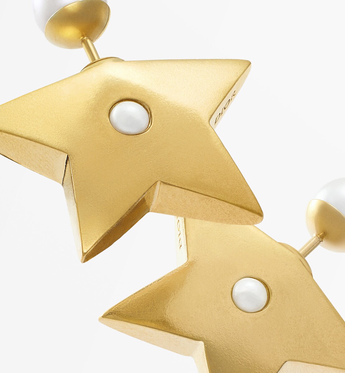Boucles d'oreilles Dior Tribales Métal finition dorée et perles en résine blanche