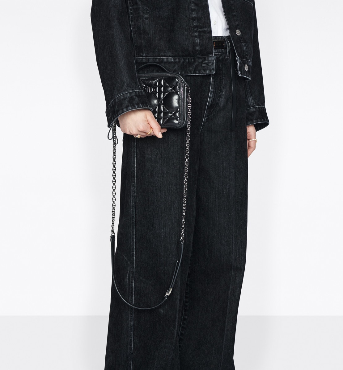 Sac box à chaîne Dior Caro Cuir de veau Macrocannage matelassé noir