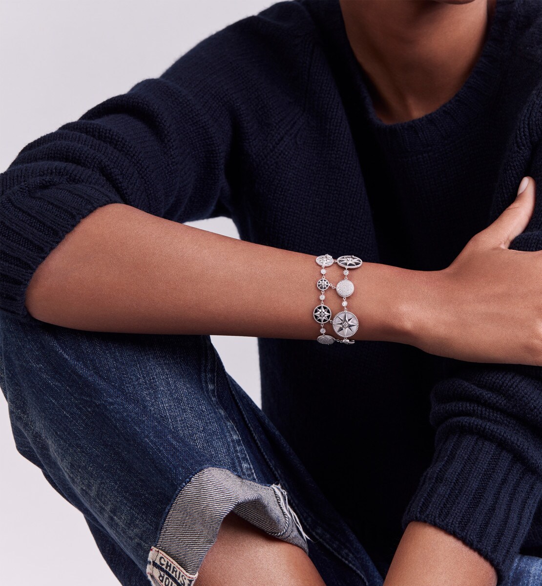 Manchette Rose des Vents Or blanc, diamants, nacre et onyx