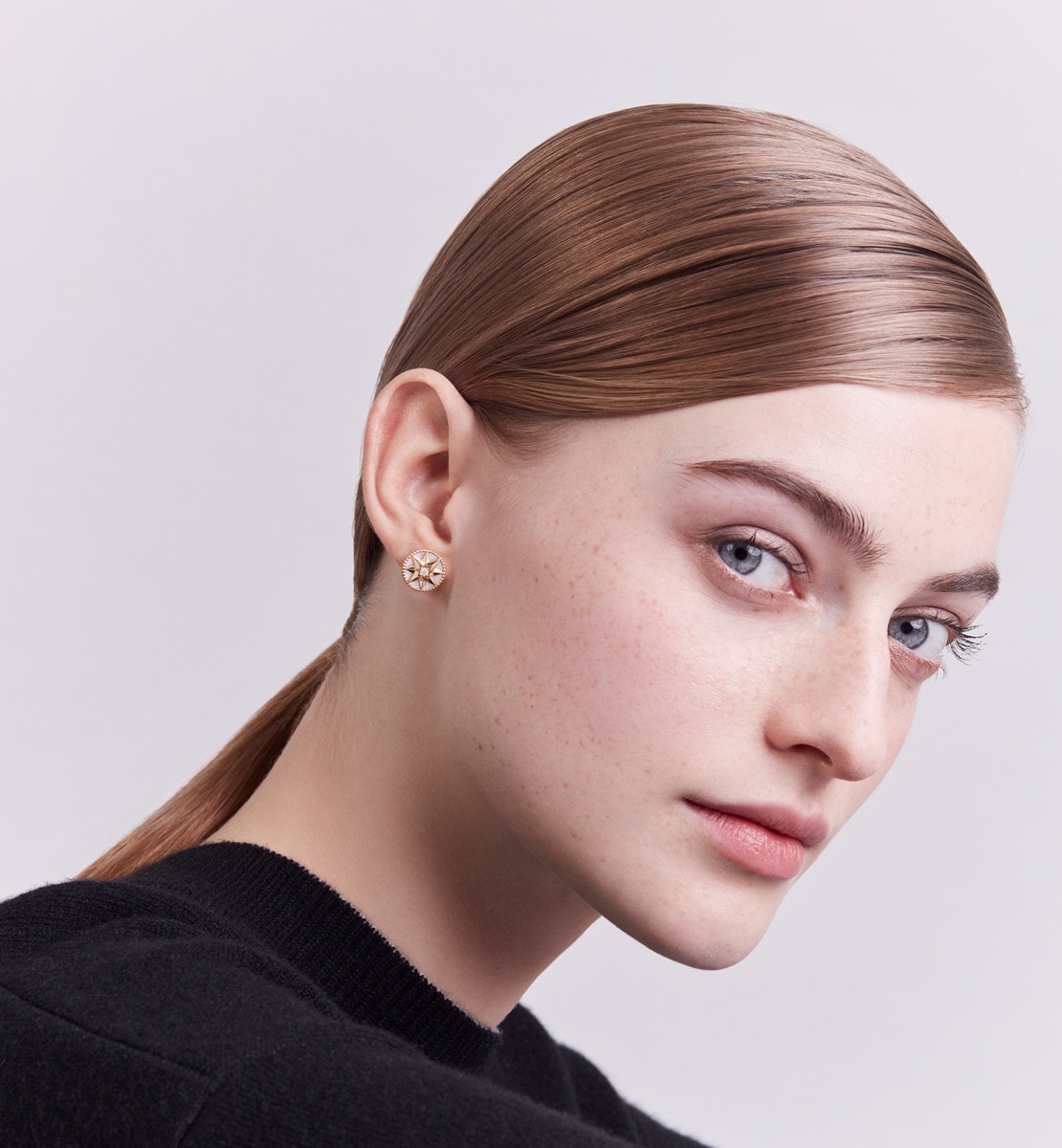 Boucle d'oreille Rose des vents Or jaune, diamant et nacre