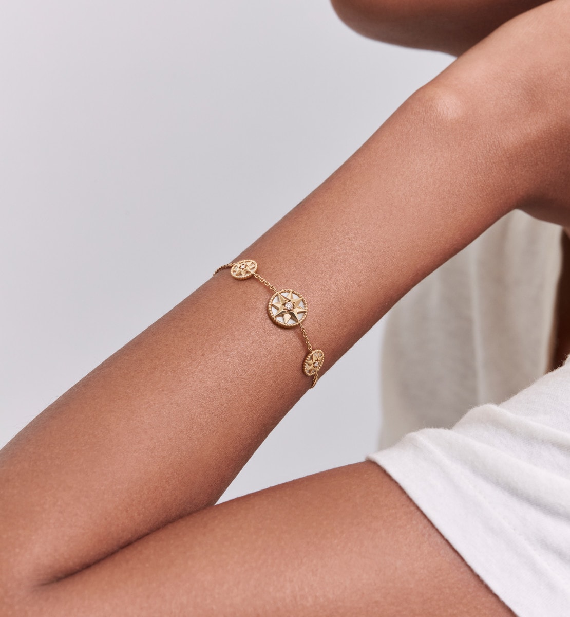 Bracelet Rose des vents Or jaune, diamants et nacre