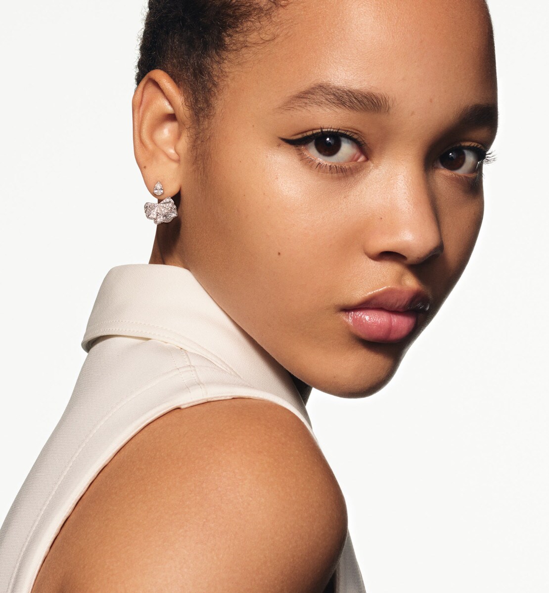 Boucles d'oreilles Archi Dior Or blanc et diamants