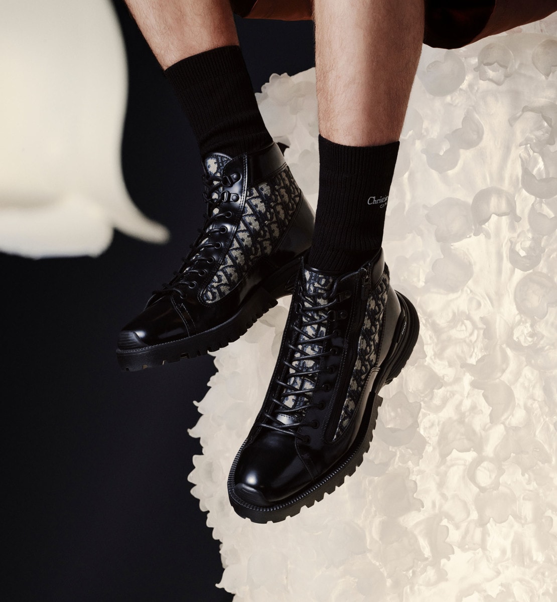 Bottine Dior Combat Cuir de veau poli noir et toile jacquard Dior Oblique beige et noir