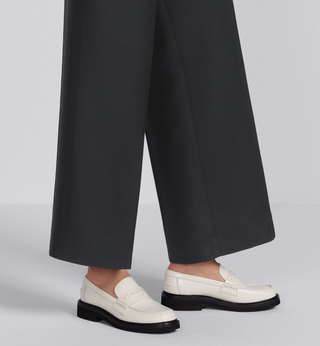 Mocassin Dior Boy Cuir de veau brossé blanc