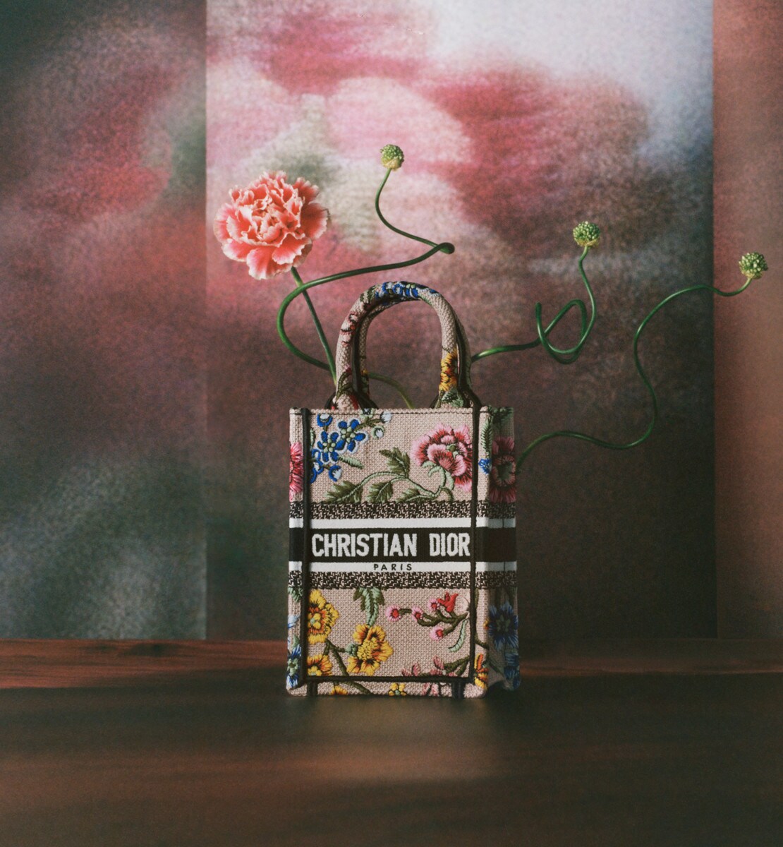 Mini cabas téléphone Dior Book Tote Broderie Dior Petites Fleurs rose multicolore