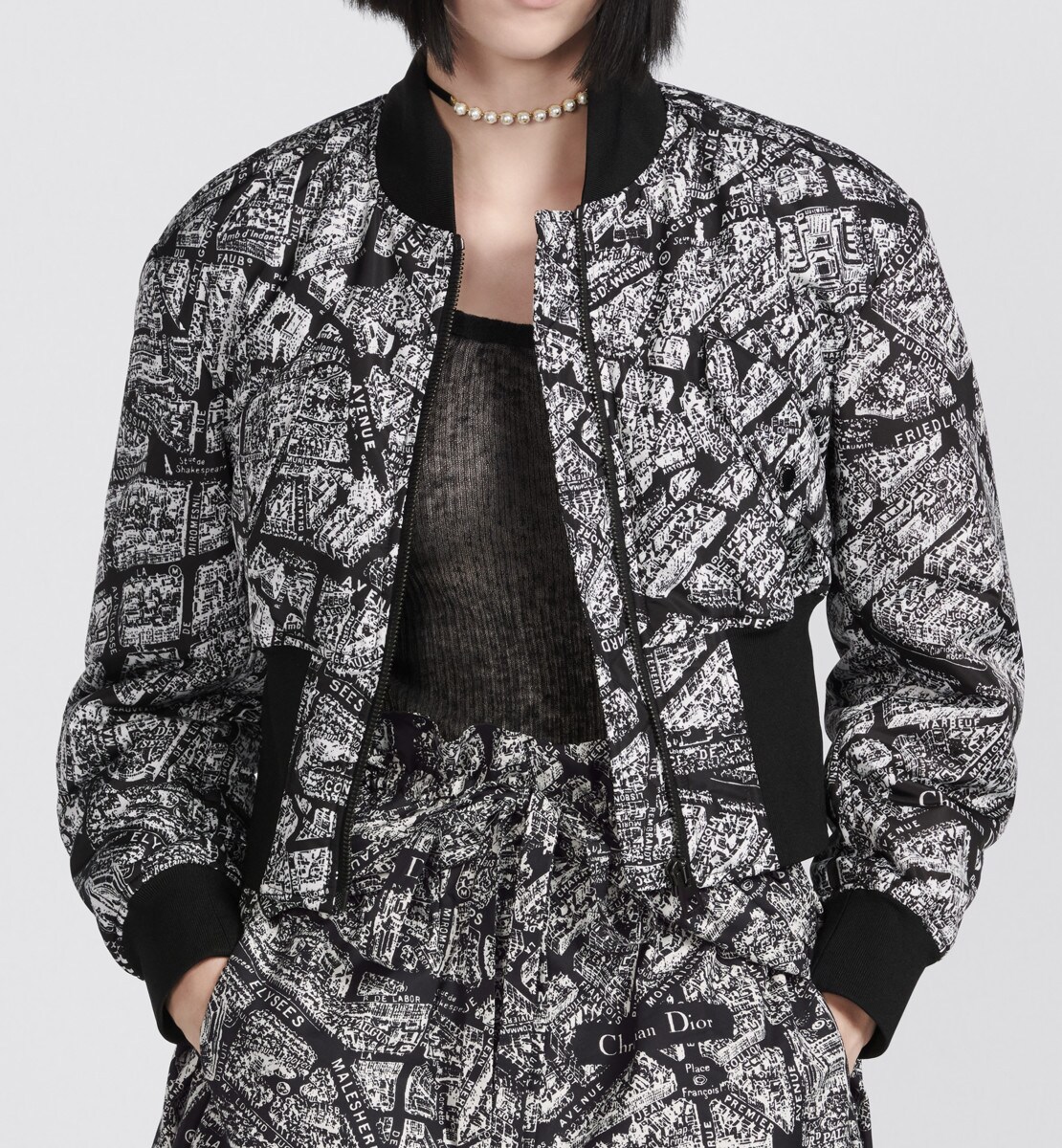 Bomber court Jacquard de taffetas technique à motif Plan de Paris noir et blanc