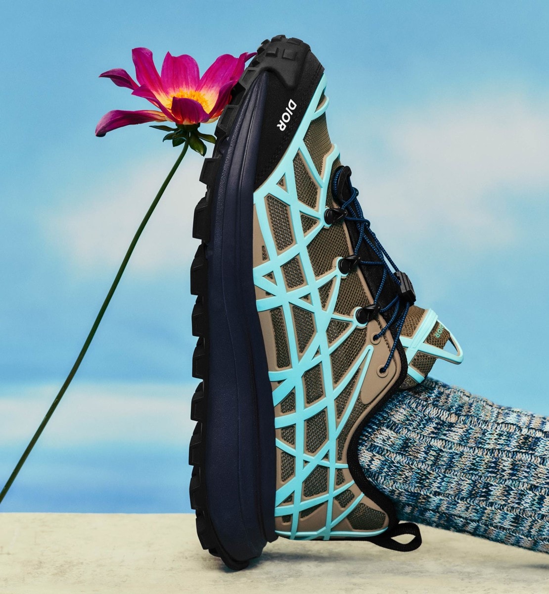 Runner B31 Maille technique kaki et gomme turquoise, motif Warped Cannage