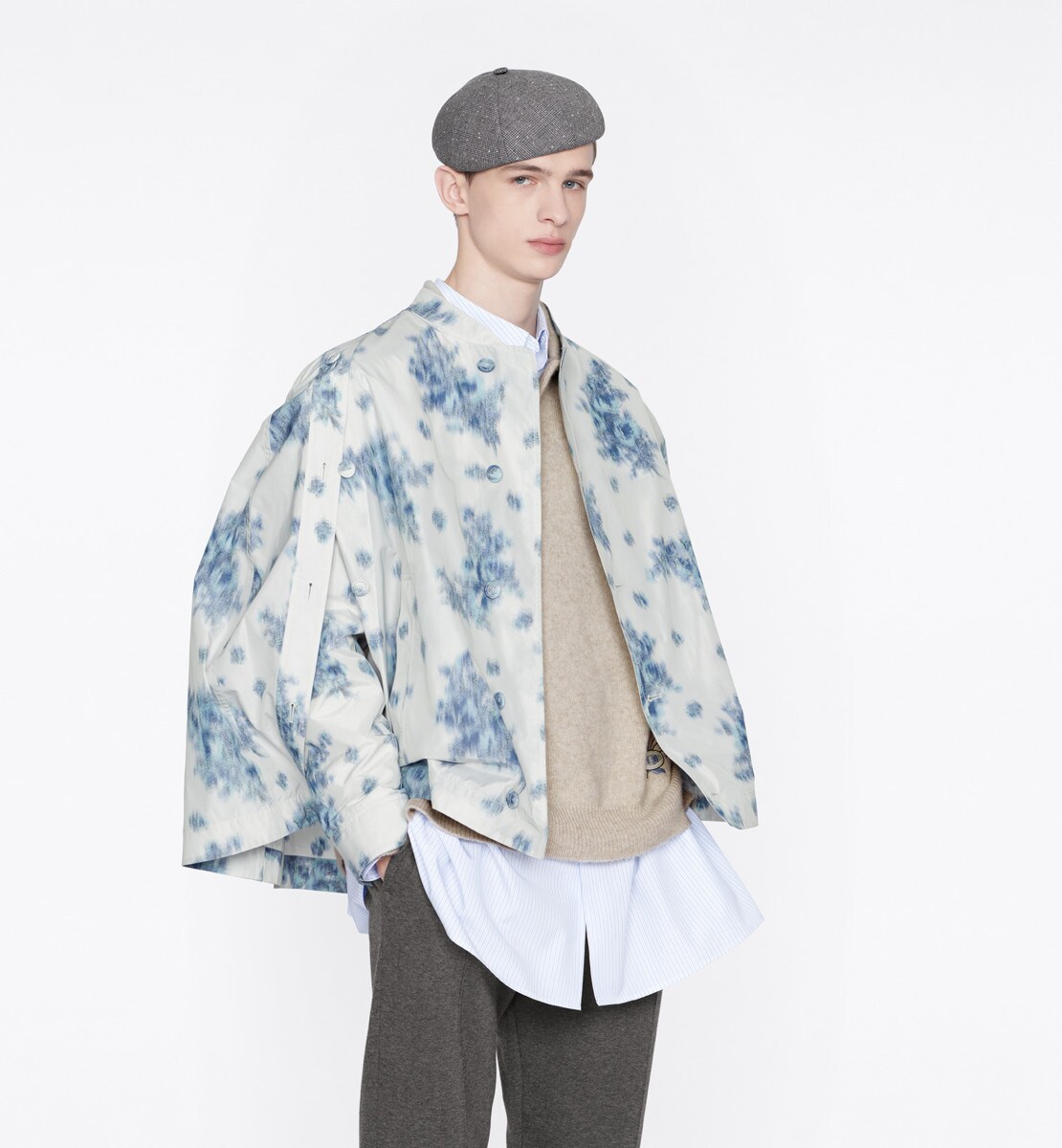 Cape courte Taffetas technique bleu et blanc à imprimé Fleurs chiné