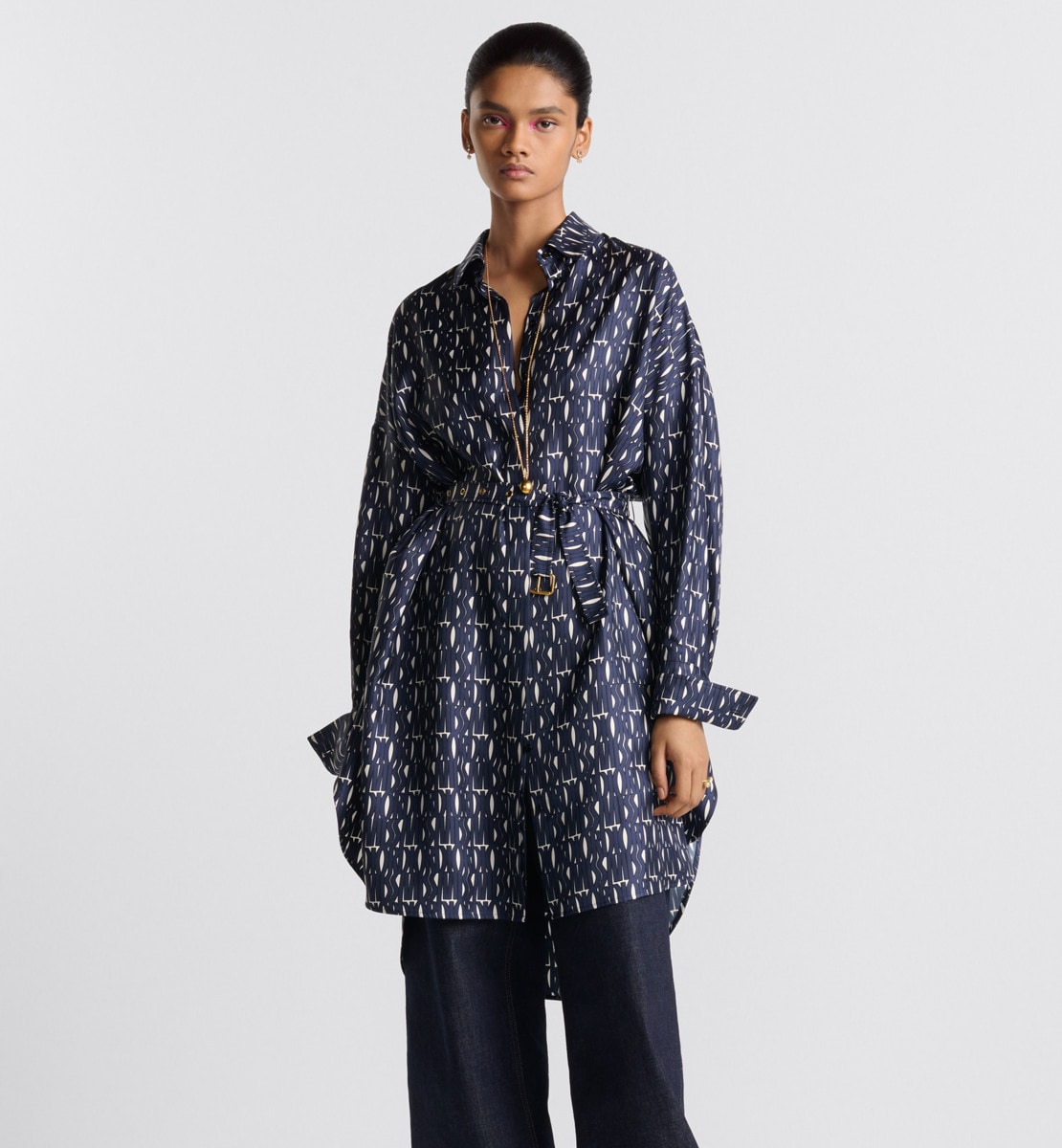 Robe-chemise ceinturée Twill de soie blanche à motif Miss Dior Allover bleu marine