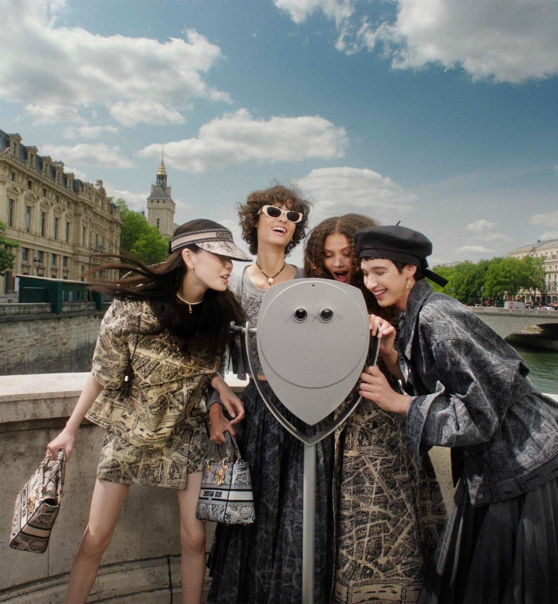 Short portefeuille Jacquard de taffetas technique à motif Plan de Paris beige et noir