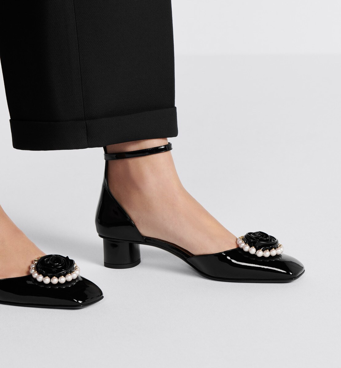 Ballerine Dior Rose Cuir de veau verni noir et perles blanches