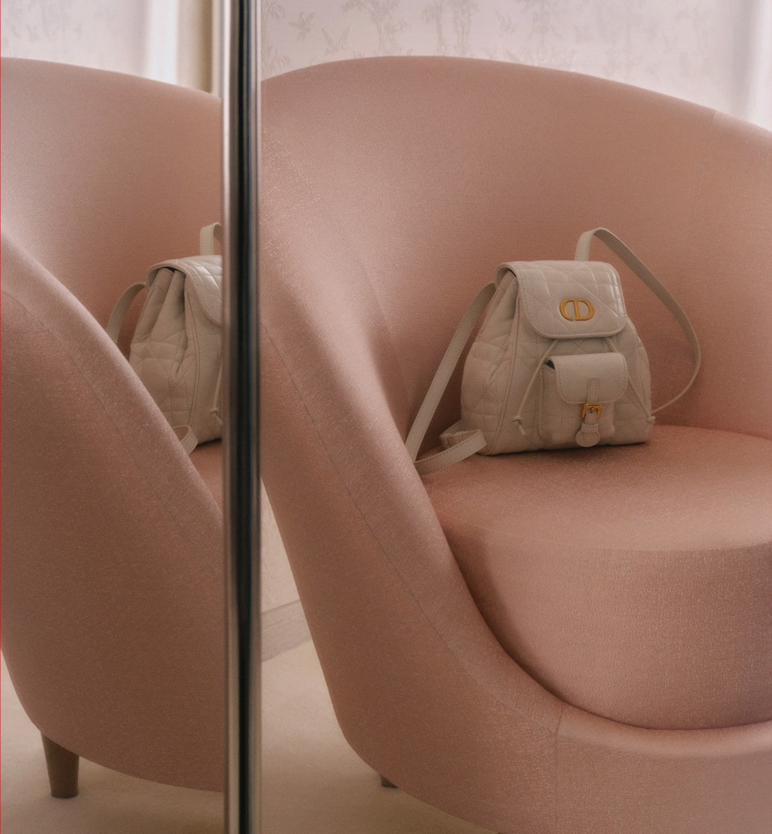 Sac à dos Dior Caro Small Cuir d'agneau Macrocannage couleur latte