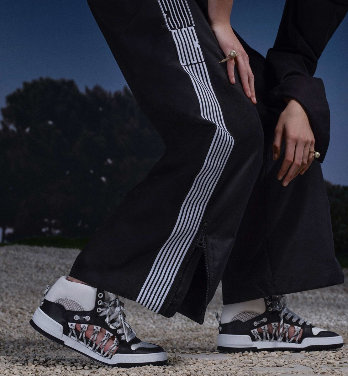 Sneaker montante Dior First Cuir de veau noir et blanc et laçage bicolore